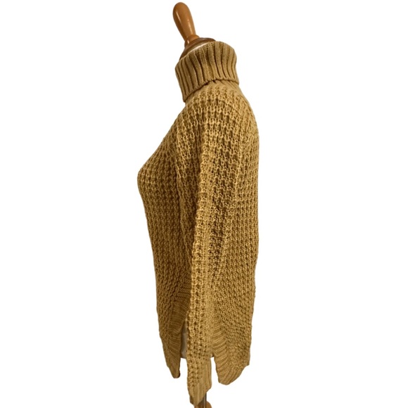 Chunky Knit Turtleneck in Dijon - Picture 5 of 7